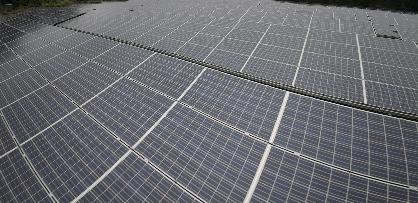 ドローンを活用した高品質な映像撮影と精密な点検調査サービスを提供するSKYAXIS。